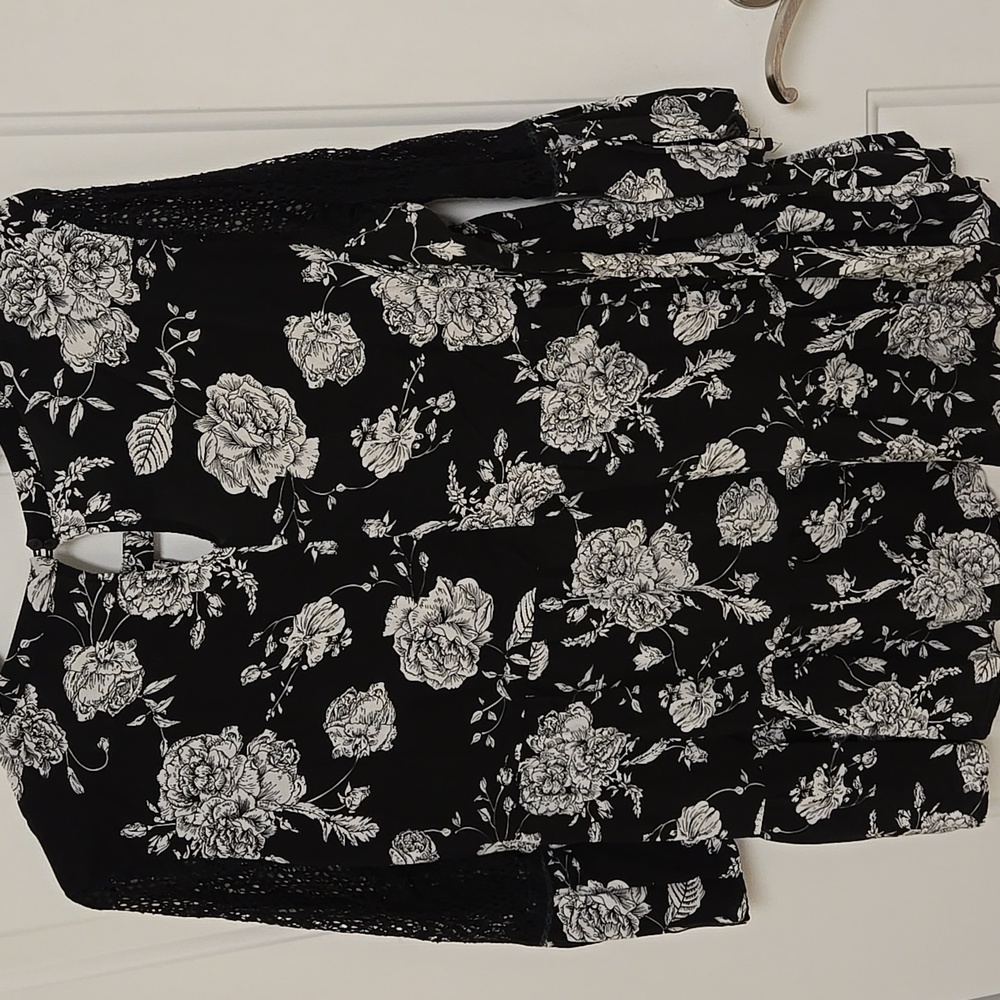 Suzanne Betro shirt - Picture 4 of 6